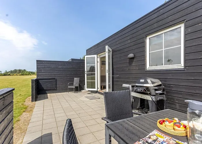 Lovis - 900m From The Sea By Interhome